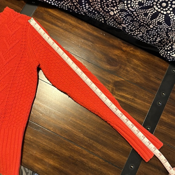 GAP- Orangish / Red cropped sweater. Size M - Picture 8 of 12